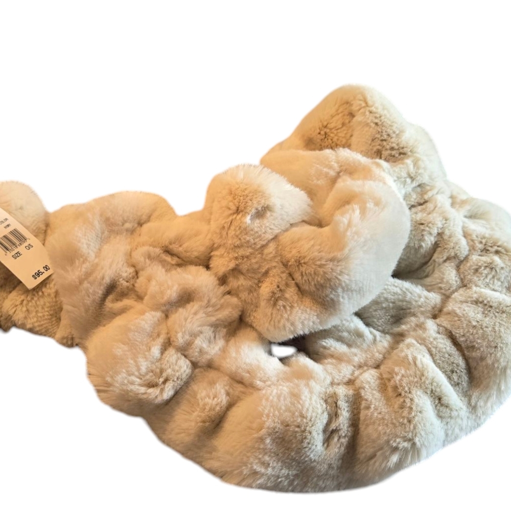 Fabulous Furs,  Cream Faux Fur Scarf   Cozy and Elegant